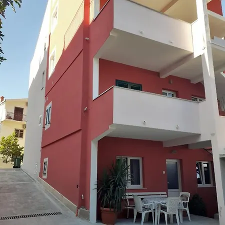 Damir Apartament *